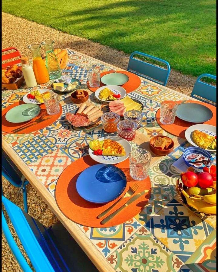 Les Maisons Du Bonheur Bed & Breakfast Château-Garnier Dış mekan fotoğraf