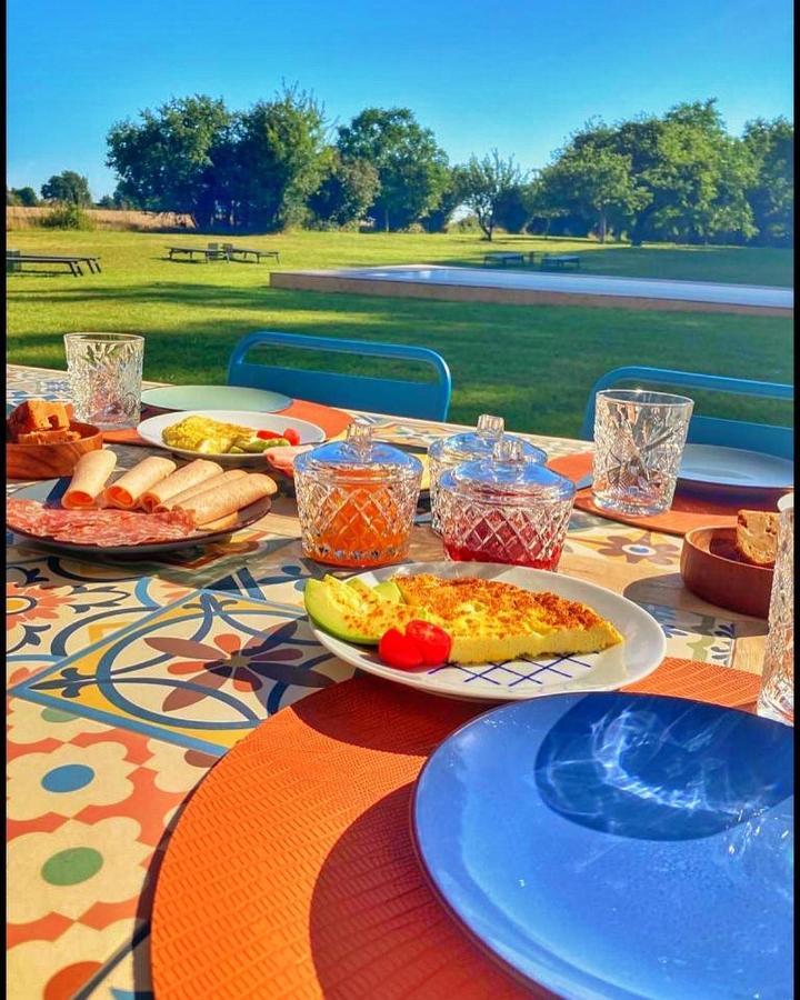 Les Maisons Du Bonheur Bed & Breakfast Château-Garnier Dış mekan fotoğraf