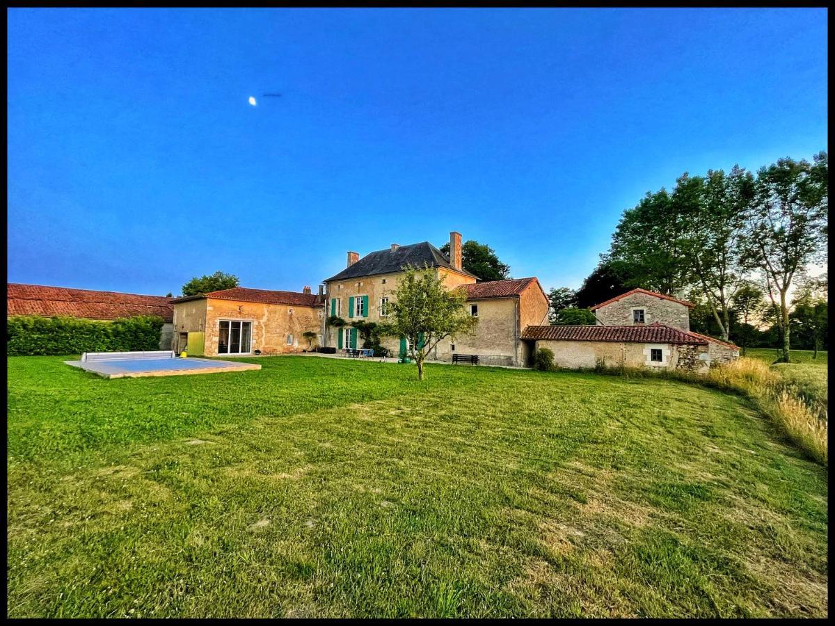 Les Maisons Du Bonheur Bed & Breakfast Château-Garnier Dış mekan fotoğraf